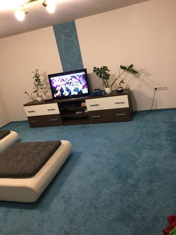 Eladó téglalakás, Pápán 317.5 M Ft, 30 szobás