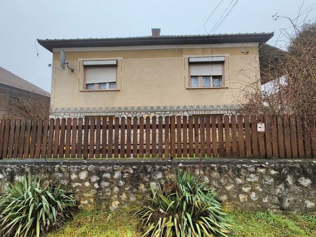 Eladó családi ház, Szinen 15.9 M Ft, 3 szobás