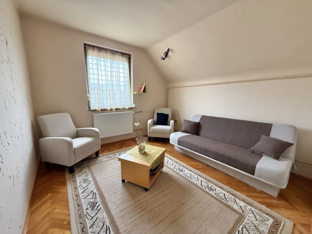 Eladó családi ház, Pécsett 139 M Ft, 6+4 szobás