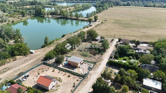 Eladó nyaraló, Dunaharasztin 19.9 M Ft, 2 szobás