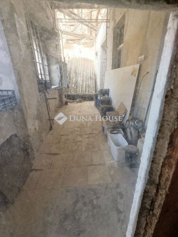 Eladó családi ház, Mohácson 35 M Ft, 1 szobás