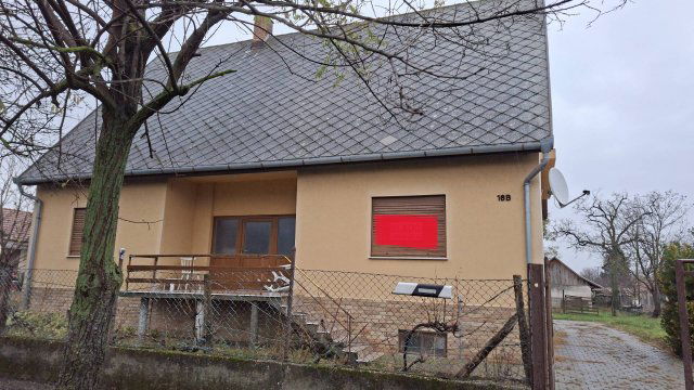 Eladó családi ház, Áporkán 65 M Ft, 5 szobás