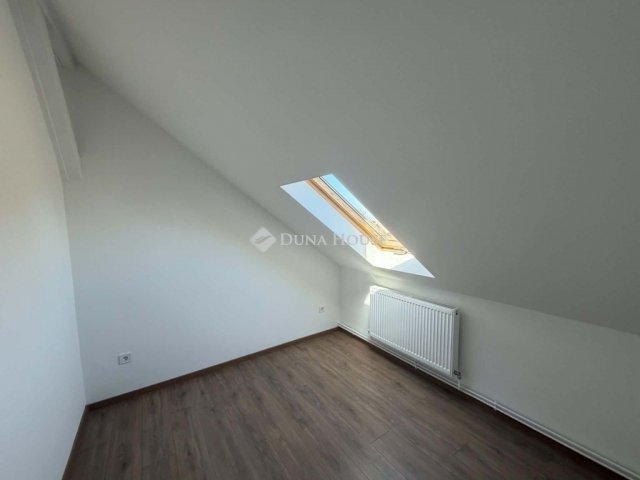 Eladó téglalakás, Hódmezővásárhelyen 70 M Ft, 5 szobás