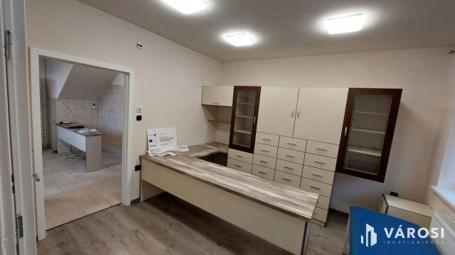 Eladó üzlethelyiség, Debrecenben 79.99 M Ft, 2 szobás