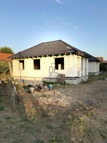 Eladó ikerház, Dabason 74 M Ft, 4 szobás / költözzbe.hu