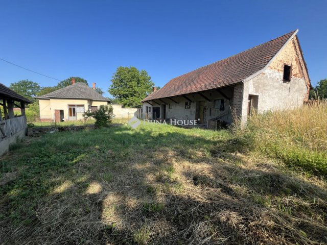 Eladó családi ház, Szőcén 34.9 M Ft, 2 szobás