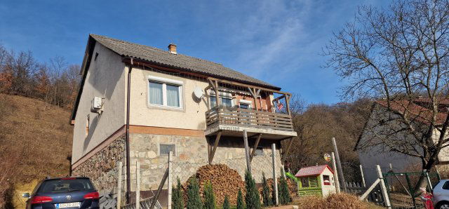 Eladó családi ház, Esztergomban 69.9 M Ft, 3 szobás