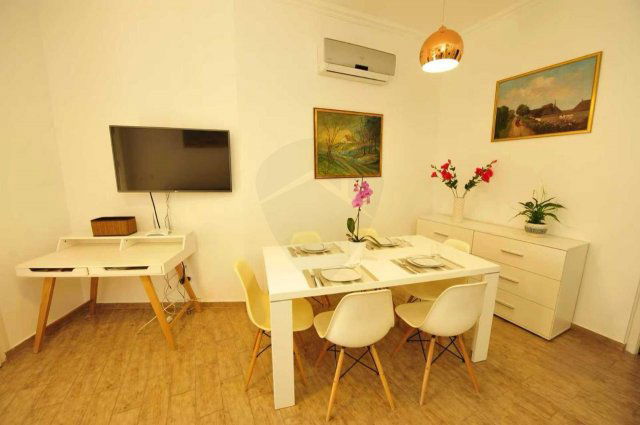 Eladó téglalakás, Budapesten, VI. kerületben 129.9 M Ft