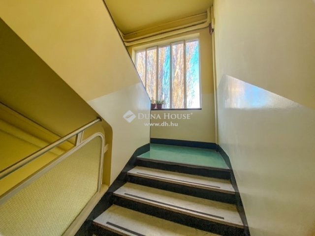 Eladó téglalakás, Budapesten, II. kerületben 78 M Ft, 1 szobás
