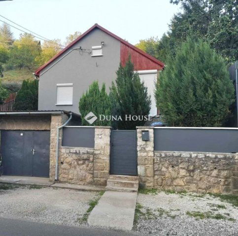 Eladó családi ház, Pécsett 52.99 M Ft, 2 szobás