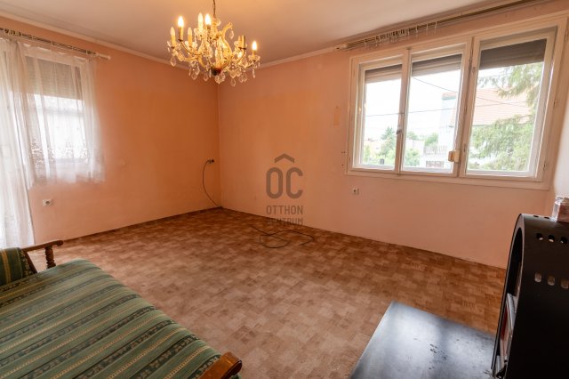 Eladó családi ház, Székesfehérvárott 120 M Ft, 6 szobás