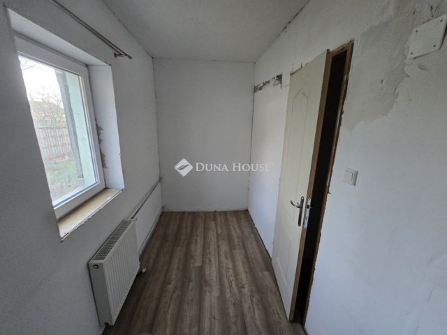 Eladó családi ház, Szegeden 53 M Ft, 4 szobás