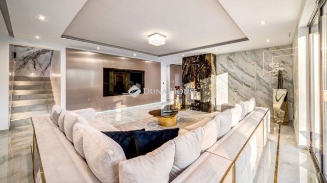 Eladó családi ház, Mogyoródon 690 M Ft, 6 szobás