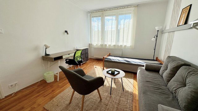 Kiadó panellakás, albérlet, Debrecenben 240 E Ft / hó, 2 szobás