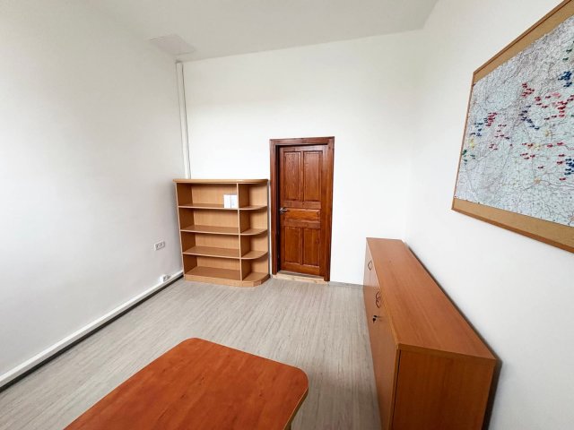 Kiadó iroda, Egerben 205 E Ft / hó, 5 szobás