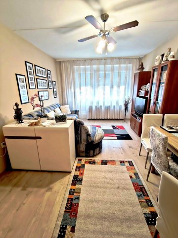 Eladó téglalakás, Pécsett 63.5 M Ft, 3 szobás