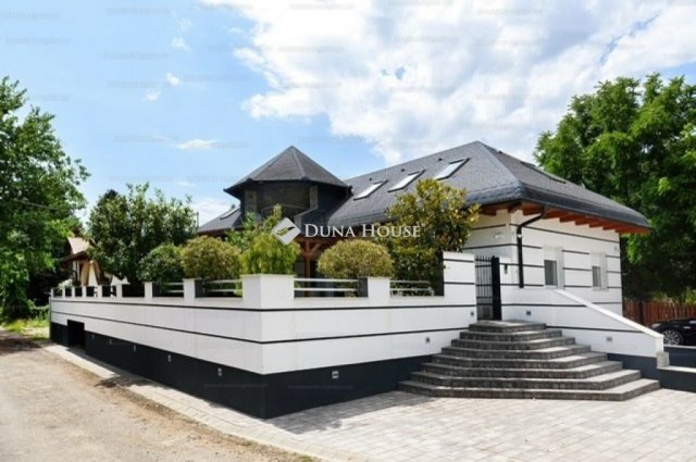 Eladó családi ház, Szigethalmon 289 M Ft, 6 szobás