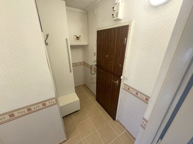 Eladó panellakás, Kecskeméten 37.9 M Ft, 1 szobás