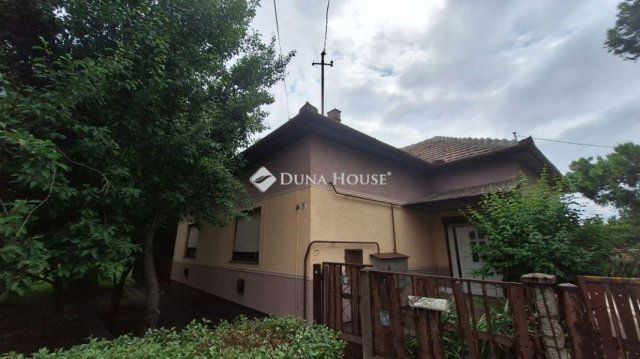 Eladó családi ház, Adonyban 49.9 M Ft, 4 szobás