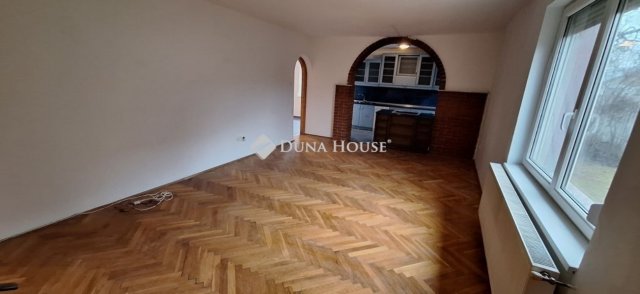 Eladó családi ház, Budaörsön 180 M Ft, 5 szobás