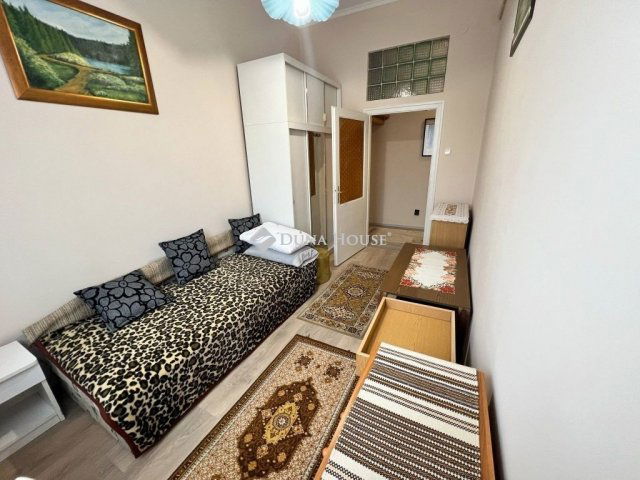 Eladó téglalakás, Nagykanizsán 42 M Ft, 3 szobás