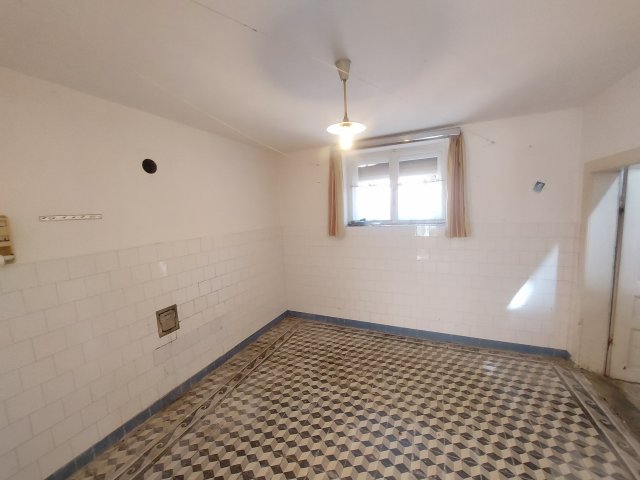 Eladó családi ház, Sümegprágán 17.9 M Ft, 3 szobás