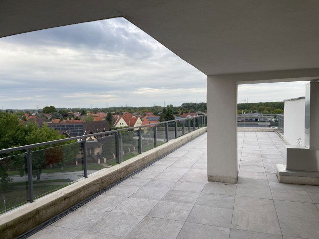 Eladó téglalakás, Tiszaújvárosban 81 M Ft, 3 szobás