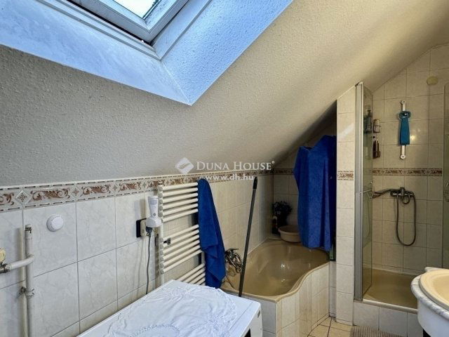 Eladó családi ház, Szentendrén 168 M Ft, 4 szobás