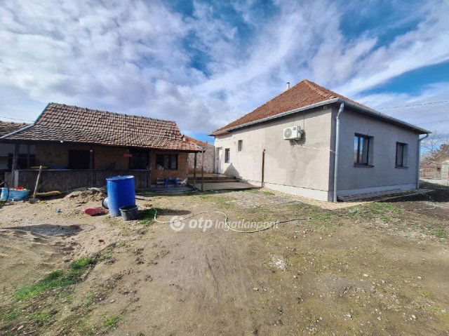 Eladó családi ház, Komádiban 25.5 M Ft, 2 szobás