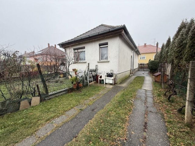 Eladó családi ház, Szombathelyen 59.5 M Ft, 3+1 szobás