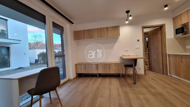 Kiadó téglalakás, albérlet, Szegeden 210 E Ft / hó, 2 szobás