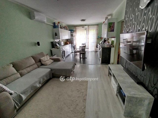 Eladó panellakás, Budapesten, XV. kerületben 75.9 M Ft, 4 szobás