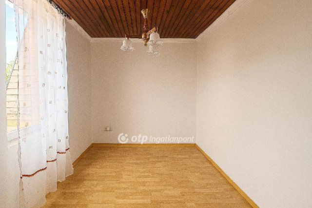 Eladó téglalakás, Kiskunlacházán 29.6 M Ft, 3 szobás