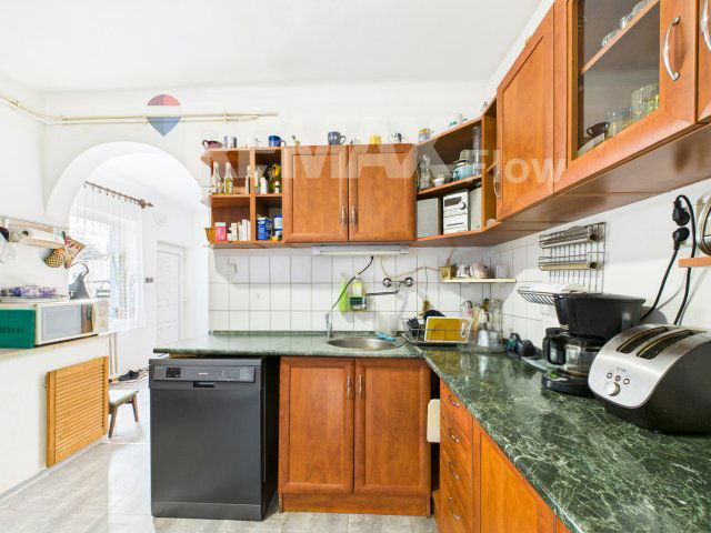 Eladó családi ház, Pécsett 69.7 M Ft, 4 szobás