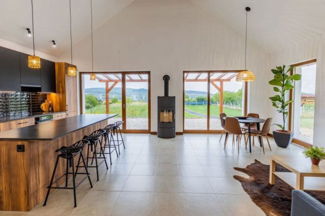 Eladó családi ház, Kőröshegyen 149 M Ft, 3 szobás