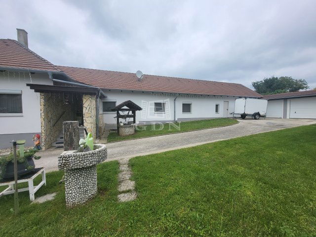 Eladó családi ház, Kámon 58.268 M Ft, 5 szobás