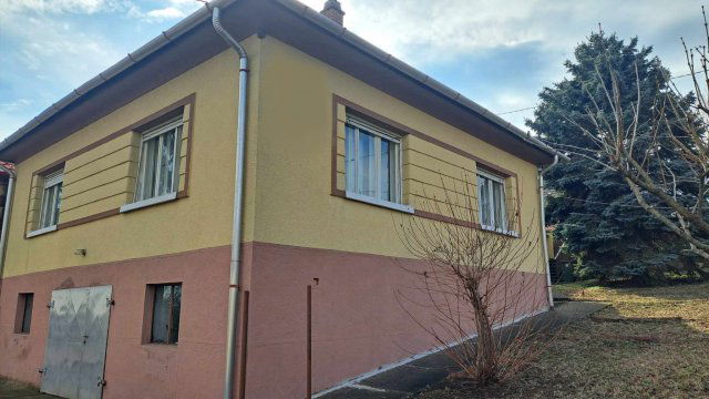 Eladó családi ház, Abasáron 33.9 M Ft, 3 szobás