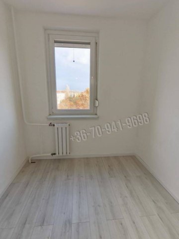 Eladó panellakás, Budapesten, III. kerületben 65.7 M Ft