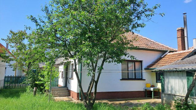 Eladó családi ház, Tiszatenyőn 16.7 M Ft, 2+1 szobás