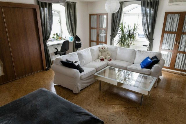 Eladó családi ház, Dunakeszin 193 M Ft, 5 szobás