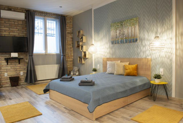 Eladó téglalakás, Budapesten, VI. kerületben, Nagymező utcában