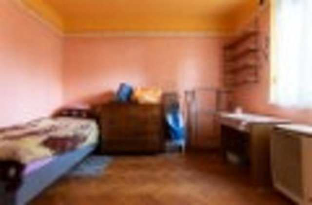 Eladó panellakás, Budapesten, XXI. kerületben, Szentmiklósi úton