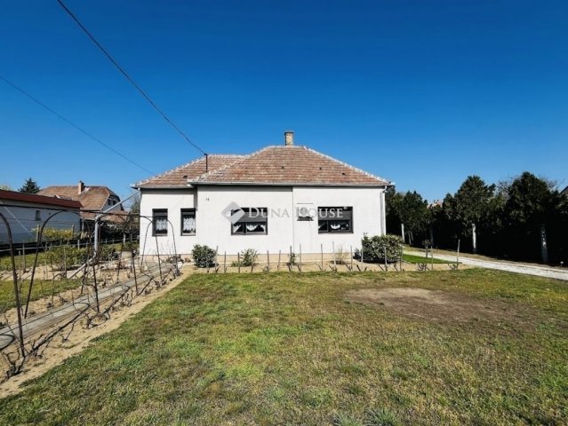 Eladó családi ház, Tápiószecsőn 52.9 M Ft, 2 szobás