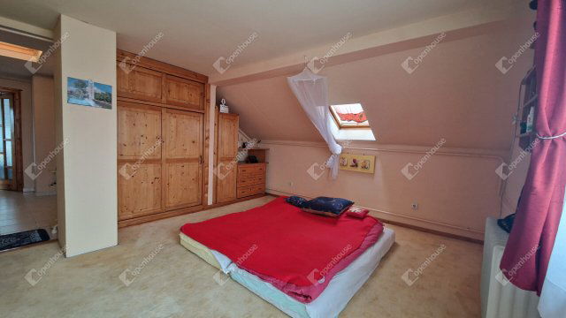 Eladó családi ház, Bábolnán 74.9 M Ft, 5 szobás