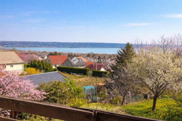 Eladó családi ház, Balatonalmádiban 58.9 M Ft, 4 szobás