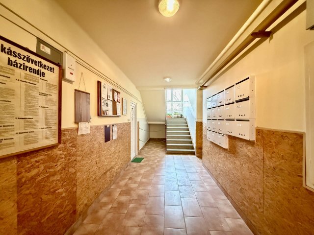 Eladó téglalakás, Törökszentmiklóson 22 M Ft, 1+1 szobás