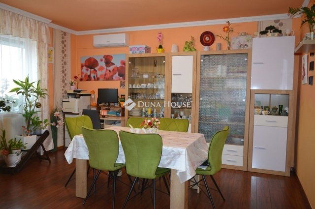 Eladó családi ház, Debrecenben 149 M Ft, 7 szobás