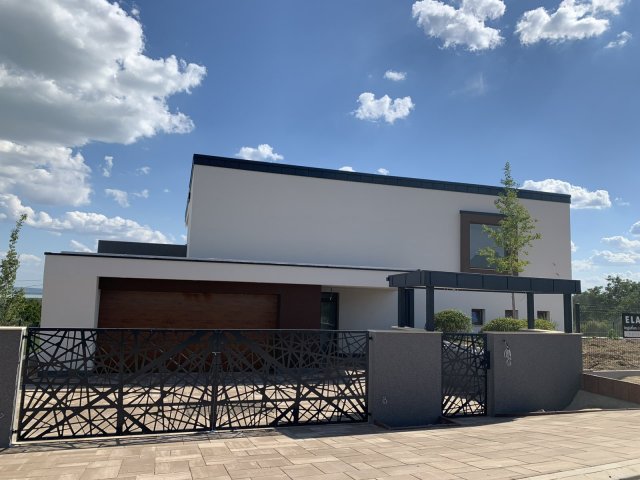 Eladó családi ház, Cserszegtomajon, Sziklai utcában 420 M Ft