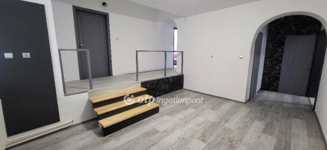 Eladó családi ház, Győrött 174.9 M Ft, 5+1 szobás