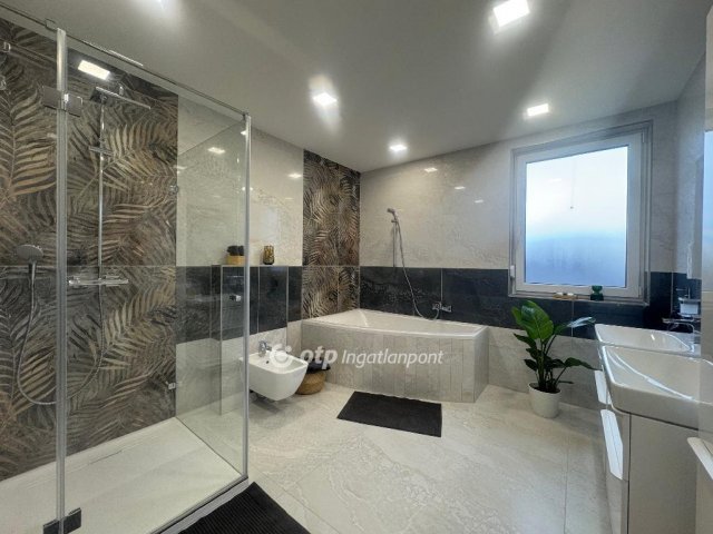 Eladó sorház, Velencén 198 M Ft, 5 szobás / költözzbe.hu